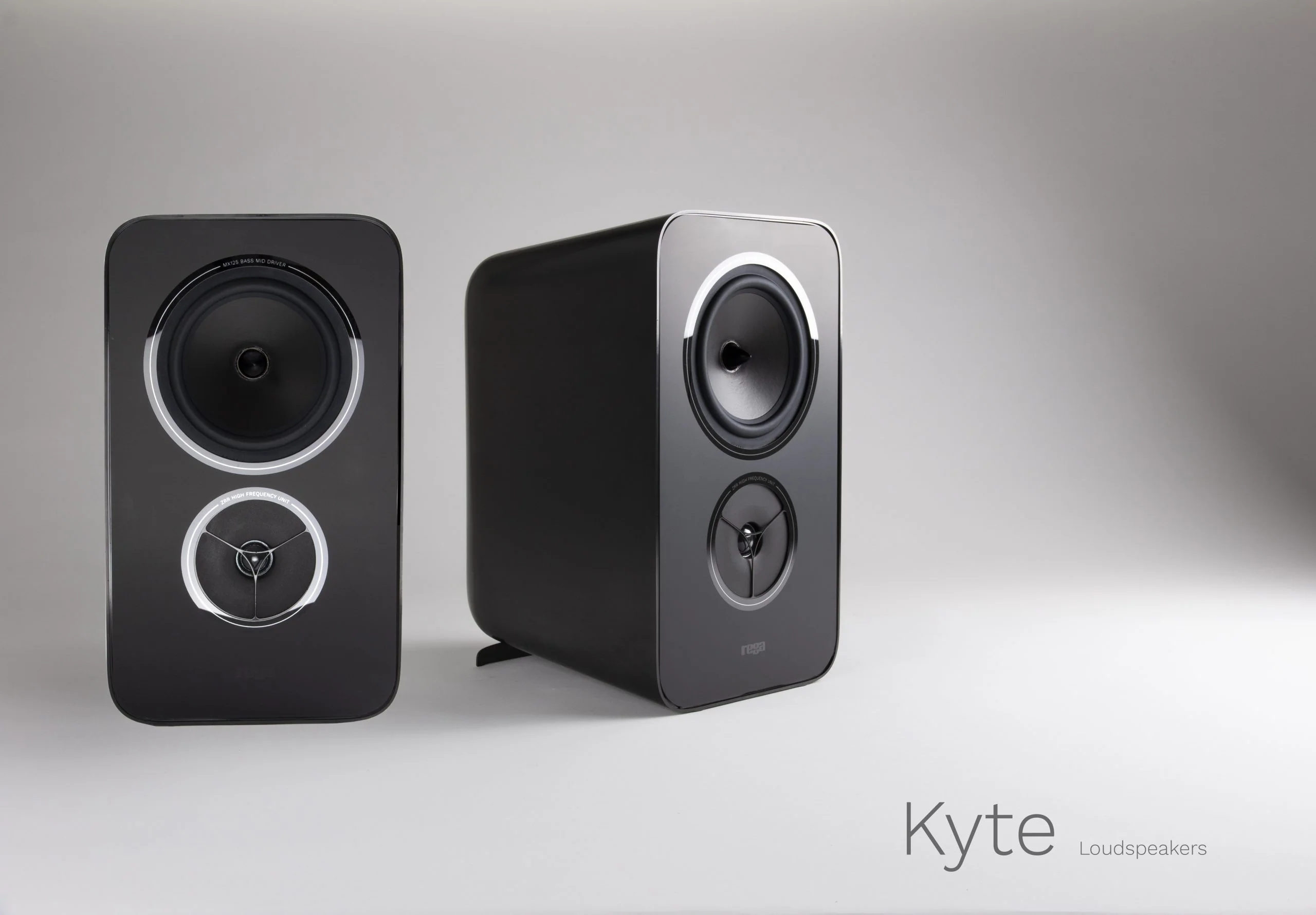 REGA System One – Planar 1 turntable, io amplifier and Kyte loudspeakers - Image 5